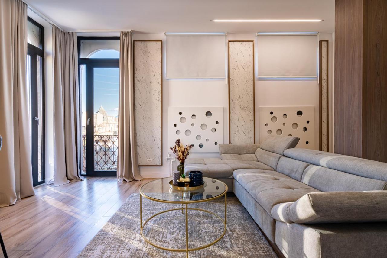 Appartement Golden View - Breathtaking Location In Bucarest Extérieur photo
